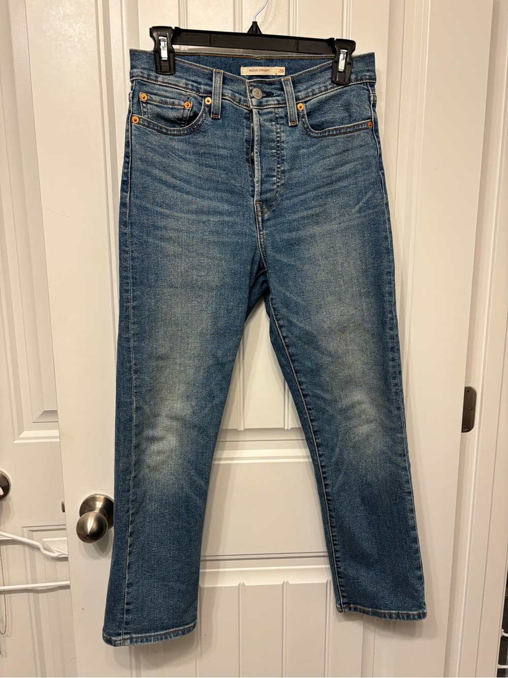 Levi Classic High-Rise Women's Straight Dark Wash Blue Jeans Size 4 (28)